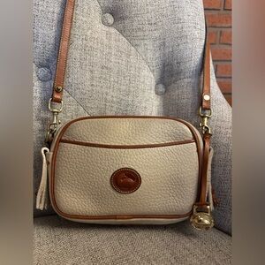 Dooney & Bourke Beige and Brown Crossbody Bag😍